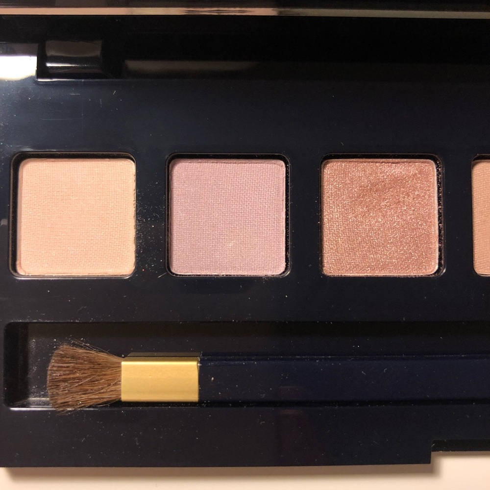 🔥PRICE⬇️🔥 <ESTEE LAUDER> EYESHADOW PALETTE! - Picture 3 of 4